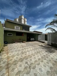Casa com 8 Quartos para alugar, 400m² no Quilombo, Cuiabá