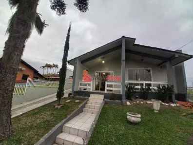 Casa com 3 Quartos para alugar, 150m² no Arapongas, Araranguá