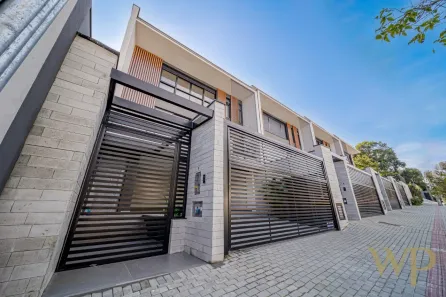 Casa com 3 Quartos à venda, 309m² no América, Joinville