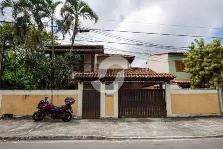 Casa com 4 Quartos à venda, 238m² no Maravista, Niterói