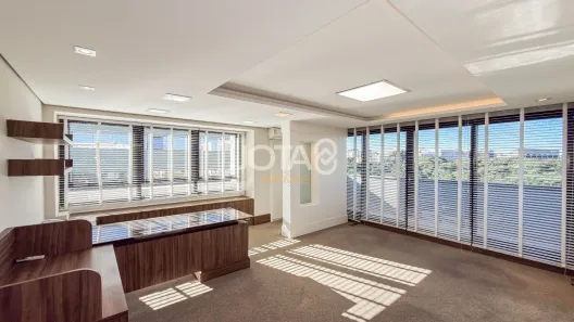 Sala Comercial à venda, 81m² no Ahú, Curitiba