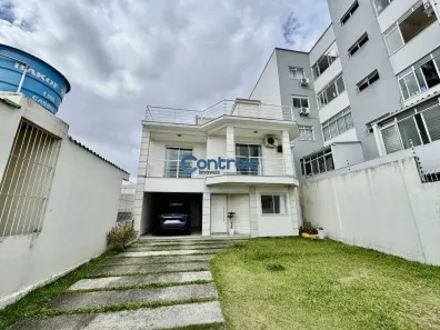 Casa com 4 Quartos à venda, 247m² no Barreiros, São José