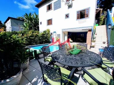 Casa de Condomínio com 4 Quartos à venda, 248m² no Baldeador, Niterói