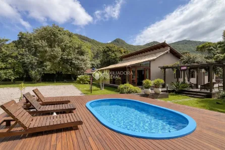 Casa com 7 Quartos à venda, 320m² no Pântano do Sul, Florianópolis