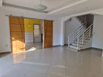 Casa com 4 Quartos para alugar, 250m² no Curicica, Rio de Janeiro