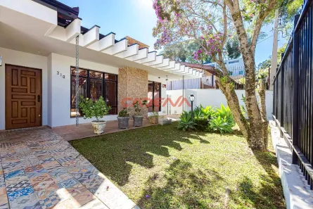 Casa com 3 Quartos para alugar, 250m² no Água Verde, Curitiba