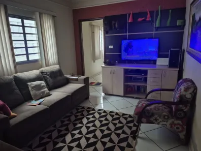 Casa com 3 Quartos à venda, 180m² no Segismundo Pereira, Uberlândia