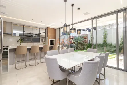 Casa de Condomínio com 3 Quartos à venda, 342m² no Santo Inácio, Curitiba