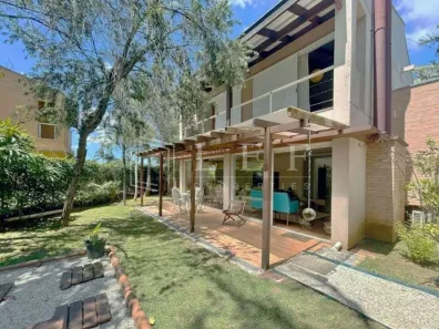Casa de Condomínio com 4 Quartos à venda, 222m² no Chácara dos Lagos, Carapicuíba