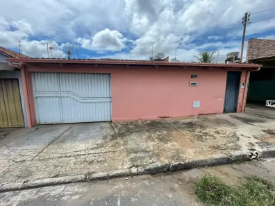 Casa com 4 Quartos à venda, 190m² no Setor Garavelo, Aparecida de Goiânia