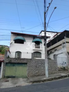 Casa com 4 Quartos à venda, 226m² no Santa Terezinha, Juiz de Fora