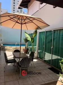 Casa com 3 Quartos à venda, 220m² no Centro, Balneário Camboriú