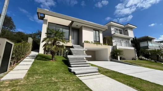 Casa de Condomínio com 4 Quartos à venda, 350m² no Jardim do Golf I, Jandira