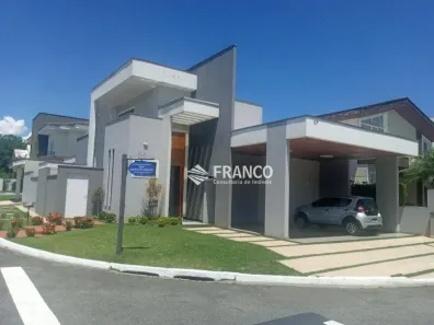 Casa de Condomínio com 3 Quartos à venda, 177m² no Castelos, Tremembé