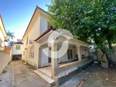 Casa com 4 Quartos à venda, 300m² no São Francisco, Niterói