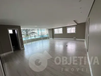 Apartamento com 3 Quartos para alugar, 171m² no Osvaldo Rezende, Uberlândia