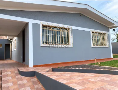 Casa com 3 Quartos para alugar, 234m² no Califórnia, Londrina