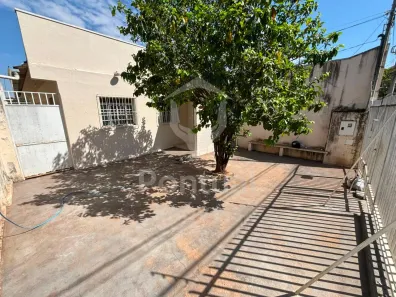 Casa com 4 Quartos para alugar, 89m² no Martins, Uberlândia
