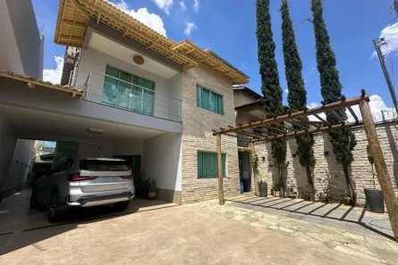 Sobrado com 3 Quartos à venda, 258m² no Jardim América, Goiânia