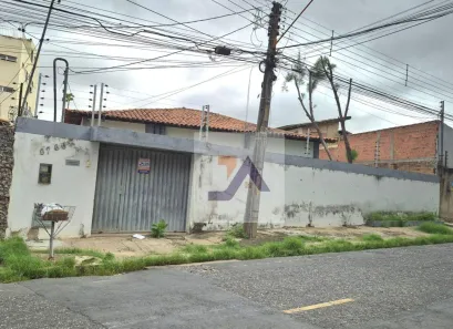Casa com 3 Quartos para alugar, 200m² no Morada do Sol, Teresina