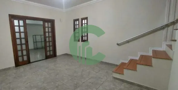 Sobrado com 4 Quartos para venda ou aluguel, 217m² no Silveira, Santo André