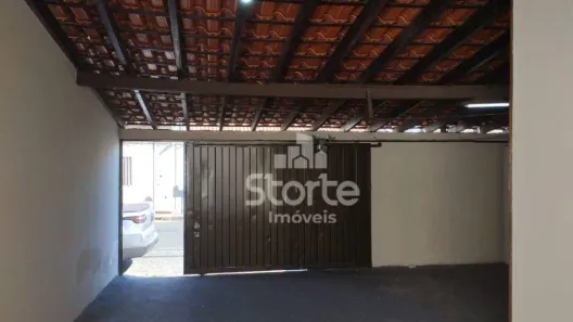 Casa com 2 Quartos à venda, 200m² no Segismundo Pereira, Uberlândia