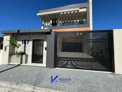 Sobrado com 4 Quartos à venda, 268m² no , Matinhos