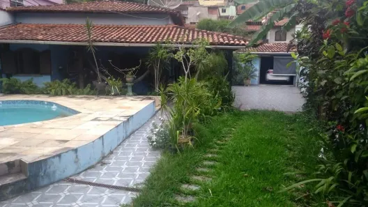 Casa com 3 Quartos à venda, 330m² no Piratininga, Niterói