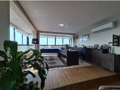 Sala Comercial à venda, 112m² no Petrópolis, Porto Alegre