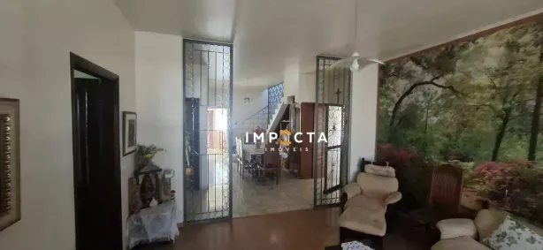 Casa com 5 Quartos à venda, 256m² no Centro, Pouso Alegre
