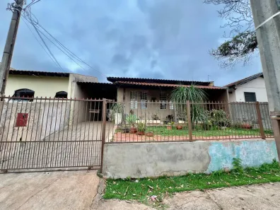 Casa com 3 Quartos para alugar, 210m² no Carnascialli, Londrina