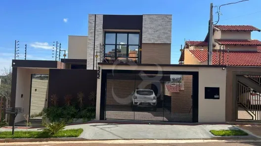 Casa com 3 Quartos à venda, 226m² no Universitário, Londrina
