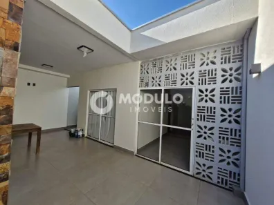 Casa de Condomínio com 2 Quartos para alugar, 100m² no Pacaembu, Uberlândia
