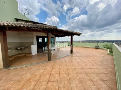 Cobertura com 4 Quartos para alugar, 300m² no Osvaldo Rezende, Uberlândia