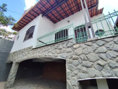 Casa com 5 Quartos à venda, 300m² no Caiçaras, Belo Horizonte
