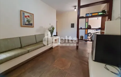 Casa com 4 Quartos para alugar, 350m² no Lídice, Uberlândia