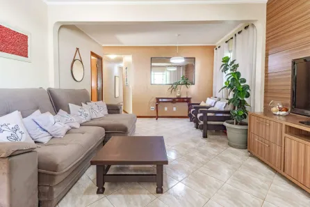 Casa com 4 Quartos à venda, 233m² no Região dos Lagos, Brasília