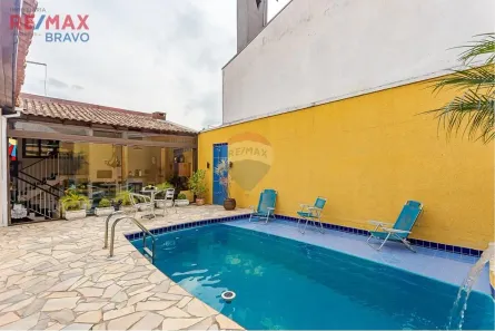 Casa com 4 Quartos à venda, 250m² no Jardim das Américas, Curitiba