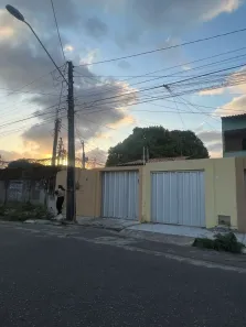Casa com 2 Quartos à venda, 182m² no Itaperi, Fortaleza
