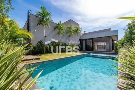 Casa de Condomínio com 3 Quartos à venda, 375m² no Jardins Itália, Goiânia