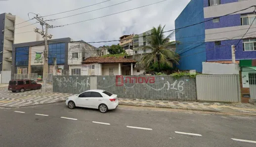 Imóvel Comercial com 3 Quartos à venda, 332m² no Amaralina, Salvador