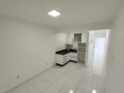 Apartamento com 1 Quarto para alugar, 40m² no Centro, Florianópolis