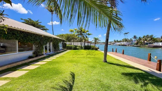 Casa com 4 Quartos à venda, 244m² no Ogiva, Cabo Frio