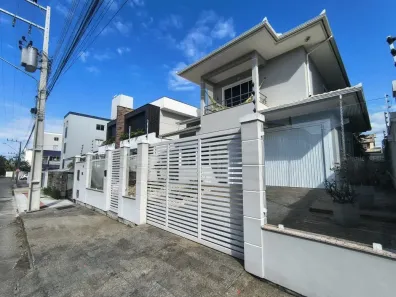 Casa com 3 Quartos à venda, 170m² no Pagani, Palhoça