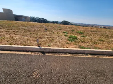 Lote/Terreno à venda, 300m² no Residencial Villa de León 2, Piratininga