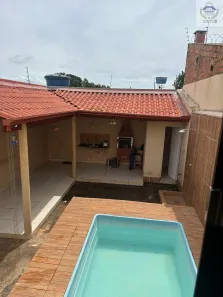 Casa com 2 Quartos para alugar, 195m² no Setor Residencial Garavelo I, Trindade
