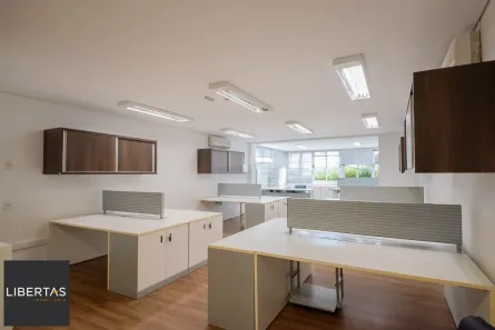 Sala Comercial com 2 Quartos à venda, 106m² no Rio Branco, Porto Alegre