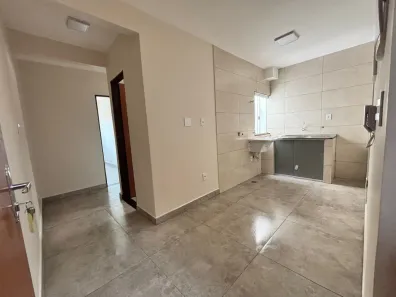 Apartamento com 2 Quartos para alugar, 48m² no Riacho Fundo I, Brasília