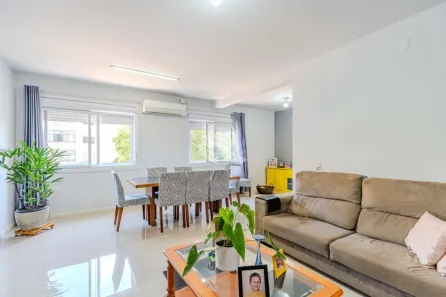 Casa com 4 Quartos à venda, 379m² no Chácara das Pedras, Porto Alegre