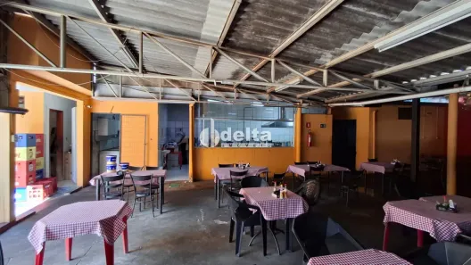 Ponto Comercial à venda, 600m² no Pacaembu, Uberlândia
